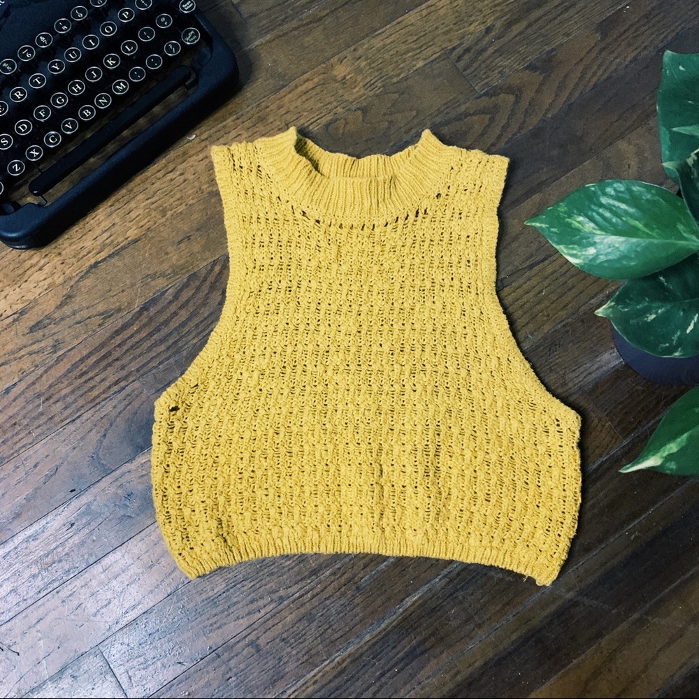 Billabong crop top crochet sweater sleeveless